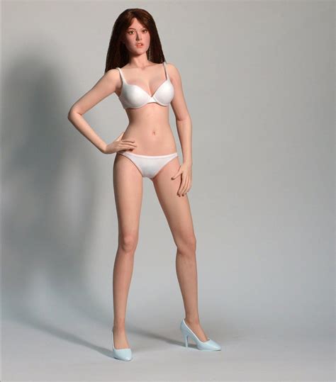 Nouveau Toys Blog Central Edaction 16 Realistic Female Prototype Figure