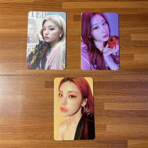 Jual Photocard Yeji Chaeryeong Itzy Not Shy And Guess Who Shopee Indonesia