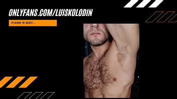 Luis Kolodin Jerking Off And Cumming On Bed Xvideos