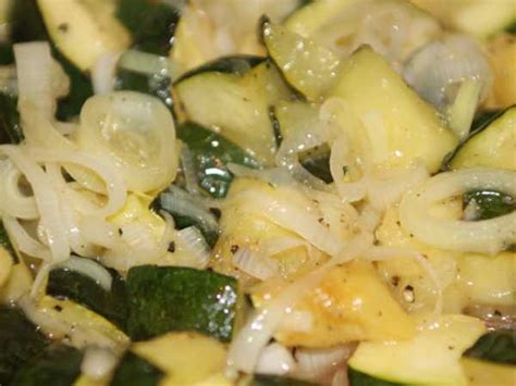 Кабачки цукини жареные с луком порей, пошаговый рецепт приготовления с ...