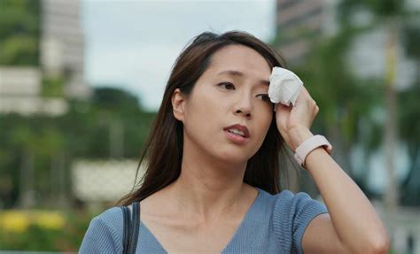 Effective Menopause Hot Flashes Treatment Approaches