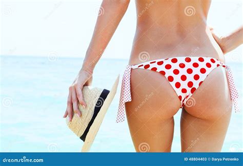 Bella Donna In Bikini Sexy Alla Spiaggia Immagine Stock Immagine Di Pelle Naughty