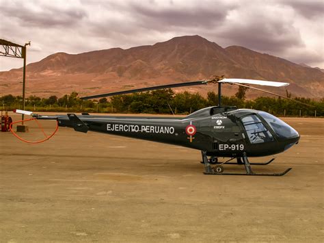 Enstrom 30 años entrenando a pilotos de helicópteros en Perú Helos