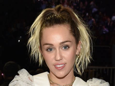 Miley Cyrus Medium Blonde Hair