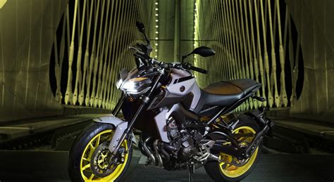 Una Hyper Naked De Yamaha Amamos El Motocross