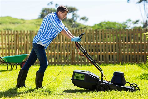 Electric vs gas mower: Which is better for your lawn? - Kyle's Garage