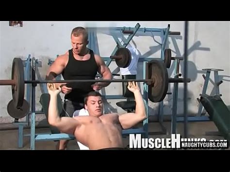 Músculo gay rimjob con corrida XVIDEOS