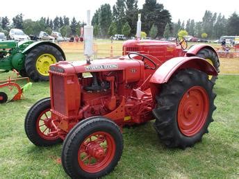 McCormick Deering O12 1937 - Yesterday's Tractors