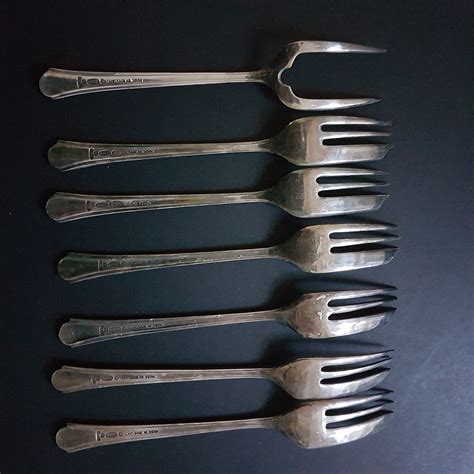 Set Of 6 Vintage Dessert Forks And Pronged Dessert Server In