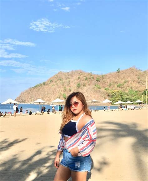 Hot Sexy Viy Cortez Bikini Pics