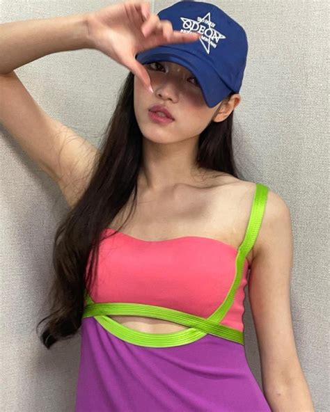 핑크보라색 조합의 시원한 원피스 오마이걸 유아 촬스의 이슈와 유머