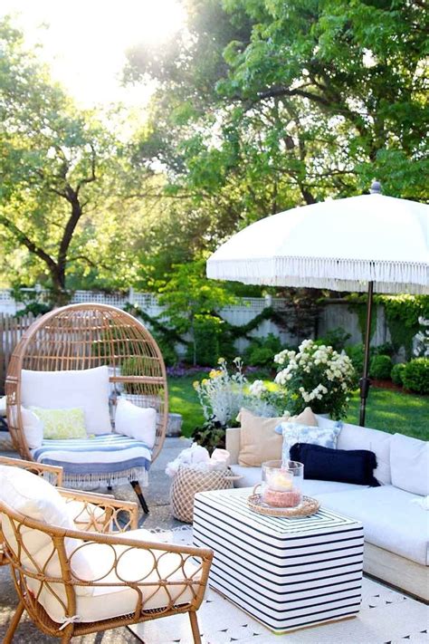 Beautiful Outdoor Summer Decor Ideas - HOMYHOMEE