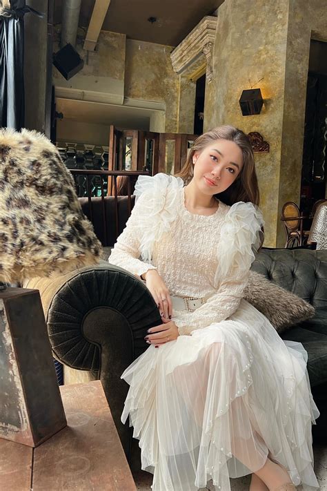 Con gái hotgirl của NSND Trung Hiếu nóng bỏng với bikini đỏ theNEXTvoz