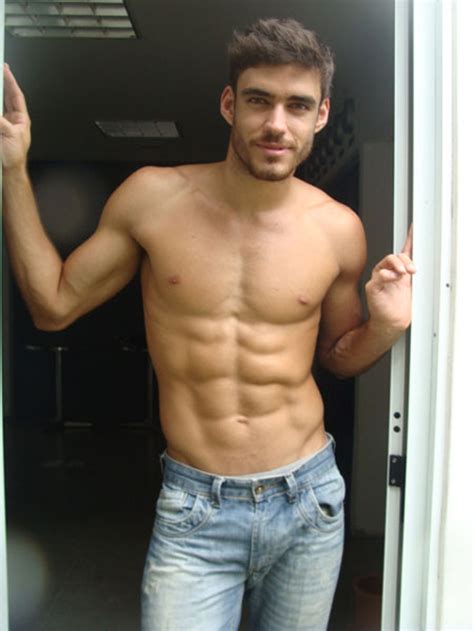 Bitches House G Notícias do mundo GAY baphos humor e muuuuuuuuuuita SACANAGEM Maio 2011