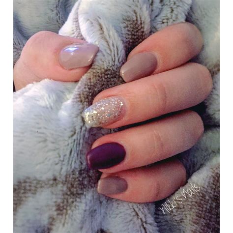 Nude Sparkle And Plum Nails For Fall Bride Nails Plum Nails Nails