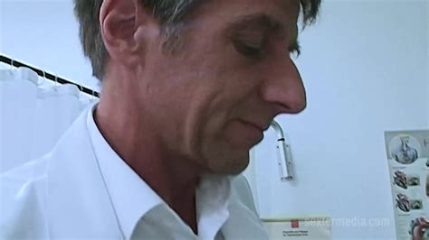 Sextermedia Mature Blonde Vanessa Peeing At The Doctor