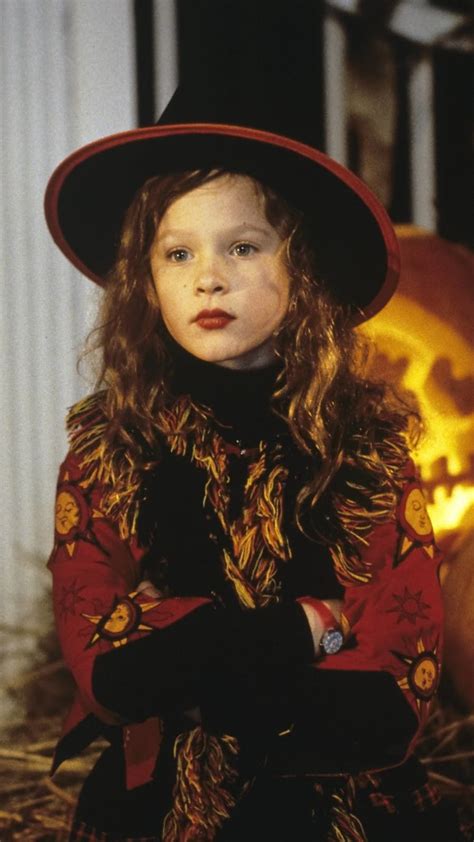 Thora Birch in the 1993 film, Hocus Pocus | Halloween movies, Hocus ...