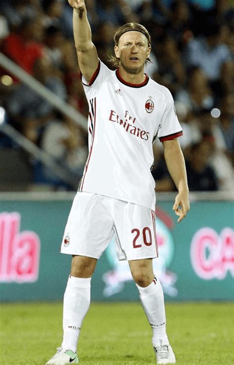 Serie A in vacanza gli 11 calciatori più sexy del girone d andata gallery Gay it