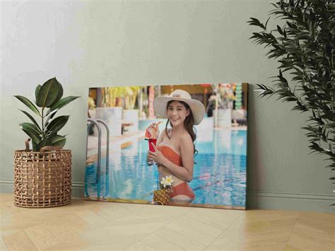 Sexy Jeune Femme Asiatique En Maillot De Bain En T Belle Femme En Bikini Orange Bol