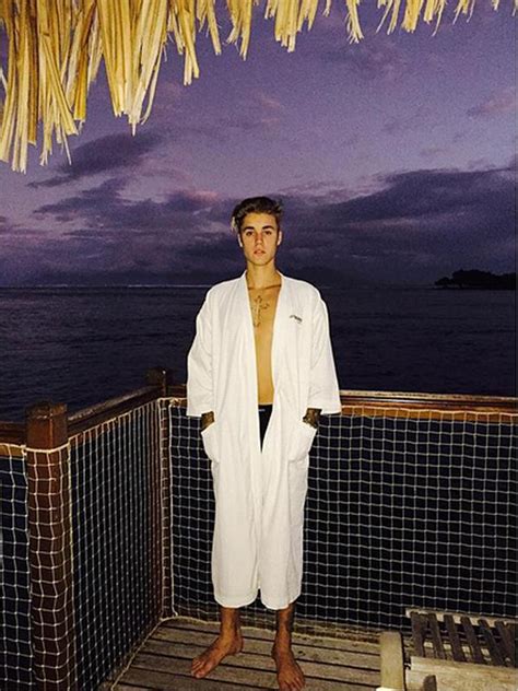 Justin Bieber Gets Butt Naked On Instagram