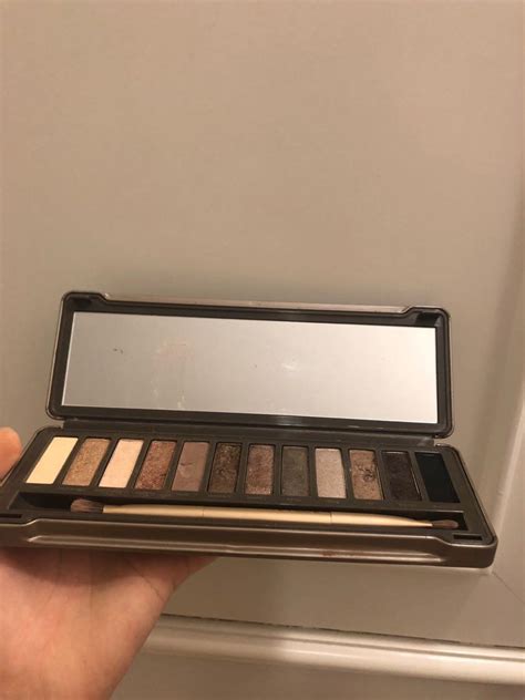 Naked 2 Palette Kesehatan Kecantikan Rias Wajah Di Carousell