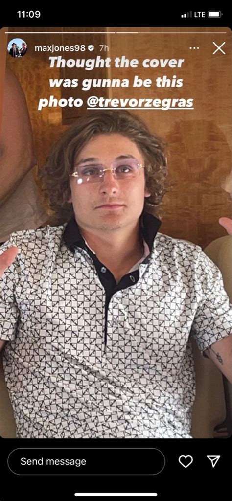 Pin By MNWildGirl On Ice Hockey Babes 2 Hockey Girlfriend Hockey Pictures Hot Hockey Players