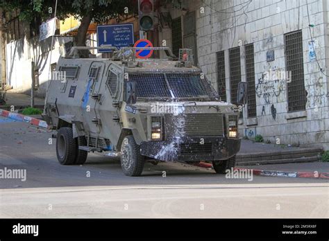 Lions Den Armed Group Hi Res Stock Photography And Images Alamy