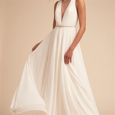 65 Plunging Neckline Wedding Dresses For The Daring Bride