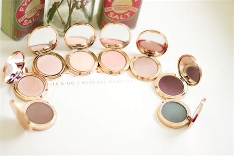 FashStyleLiv Nude By Nature Eye Collection Pressed Eyeshadow Review