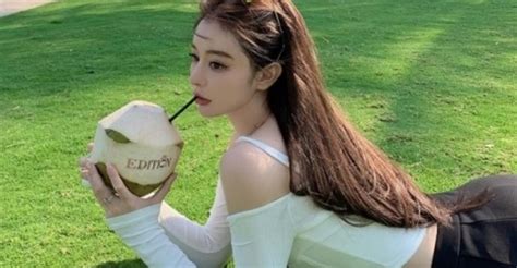 Hot girl sang chảnh giữ dáng bằng loại quả thường bị bỏ đi ở Việt Nam