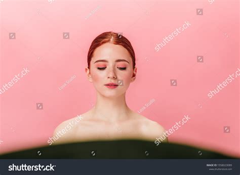 Front View Naked Ginger Woman Looking Stock Photo 1558023089 Shutterstock