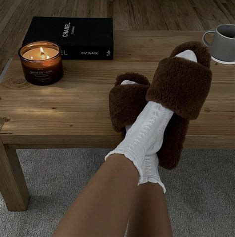 Pin On Moments Chocolate Girls Brunette Aesthetic Autumn Aesthetic