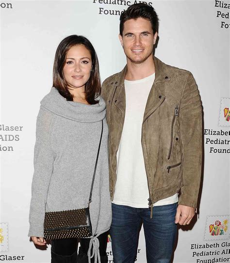 Robbie Amell and Italia Ricci Expecting First Child