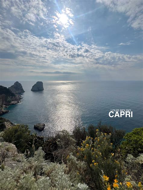 La Bellezza Senza Tempo di Capri: I Faraglioni in Primavera