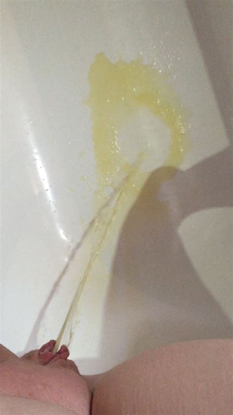 Short Bathtub Piss Pissing Porn At ThisVid Tube