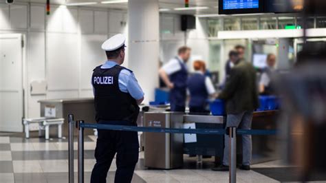 Asyl Und Schengenrecht Geh Ren Auf Den Pr Fstand Dpolg Deutsche