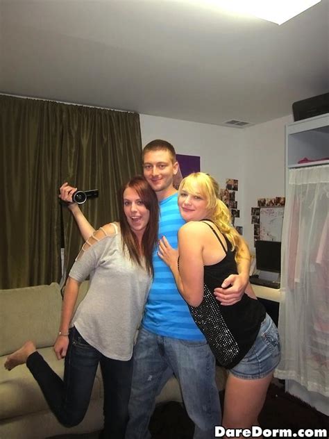 Amateur College Coeds Put Out At A Dorm Party Porn Pictures XXX Photos Sex Images 3624320