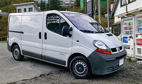 renault trafic history    parts