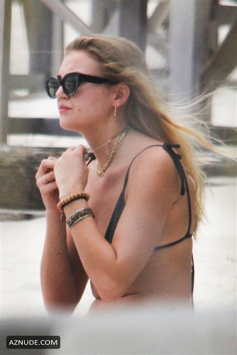 Rachel Hilbert Parades Her Bikini Body In Tulum Mexico Aznude