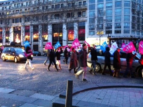 Les anti mariage gay sur les Champs Elysées