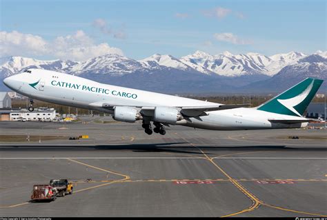 B LJB Cathay Pacific Boeing 747 867F Photo By Sierra Aviation