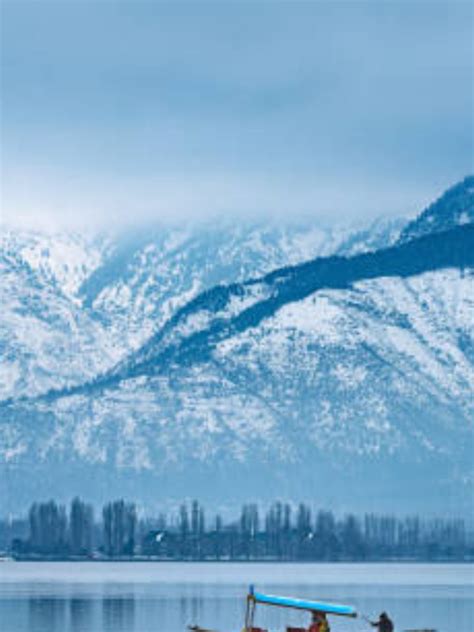 beautiful lakes  kashmir   visit times