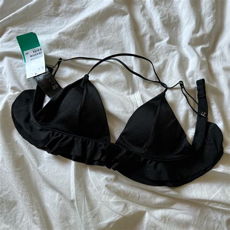 H M Bikini Top Never Worn Says UK 12 But Would Fit Depop