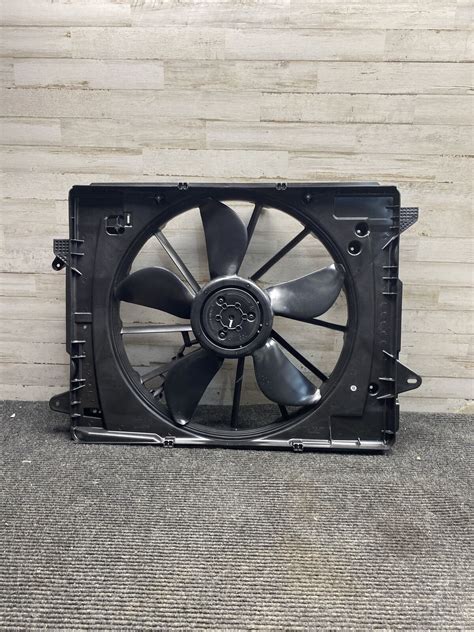 Genuine Ford Engine Cooling Fan Assembly Mx Z C B Ebay