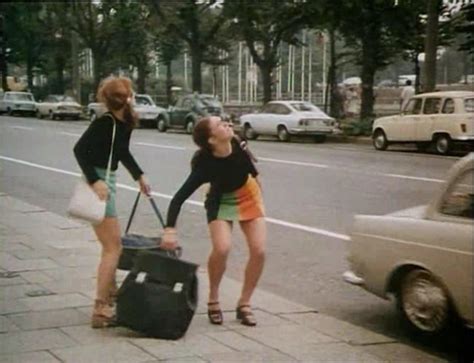 IMCDb org Renault 4 in Gefährlicher Sex frühreifer Mädchen 1972