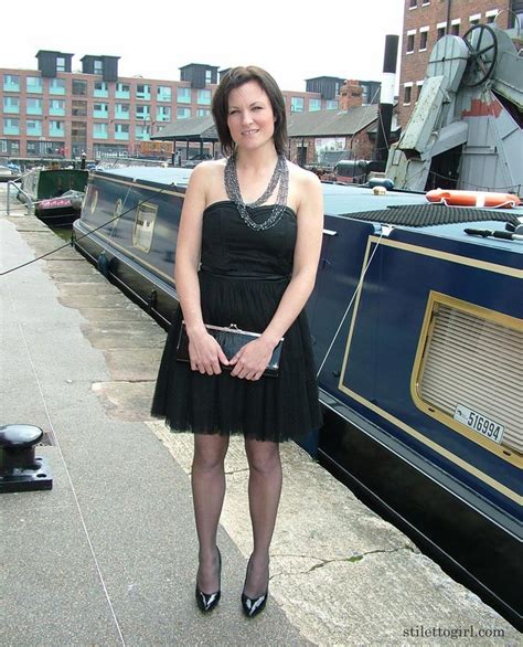 MILF Look Fantastic In Stockings And High Heels Pic Of MILF Look Fantastic In Stockings And