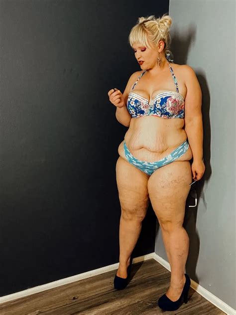 Milf In A Thong Showing Off Her Big Curves Pics Xhamster