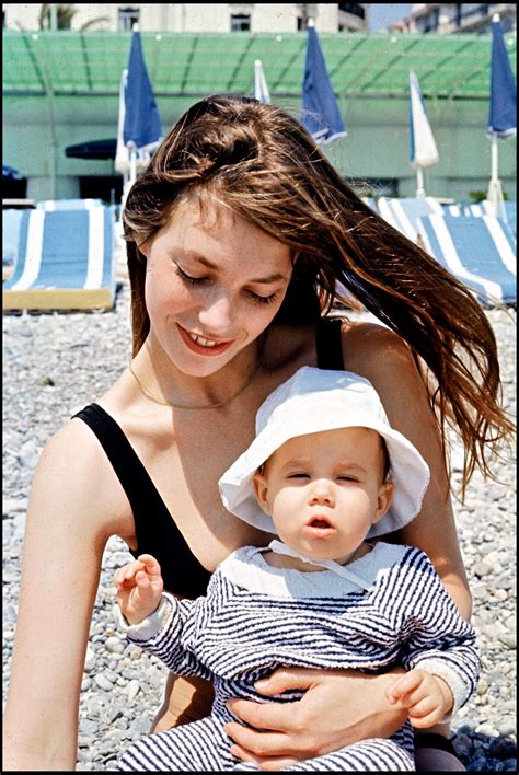 Photo Archives Jane Birkin Et Sa Fille Charlotte Gainsbourg Sur La