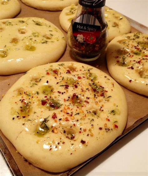 Focaccia Lhuile Dolive Et Au Thym Amour De Cuisine