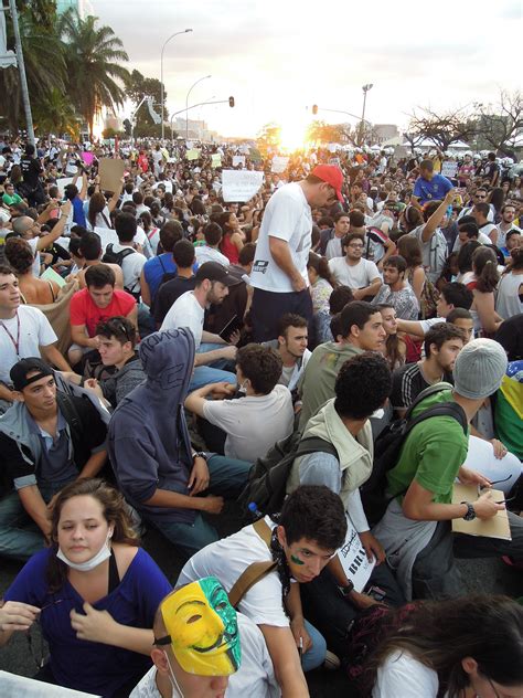 As Manifestações em Brasília & A Plataforma dos Novos Movimentos